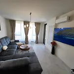 Sea View Luxury Appartment-parking Varna